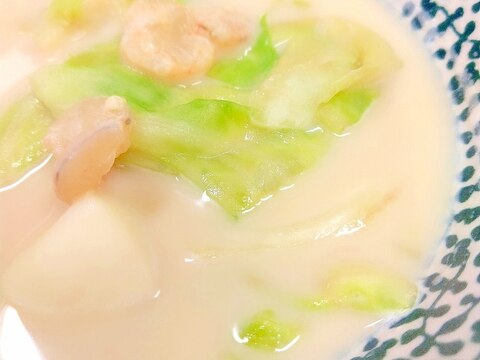 冷凍食材de(^^)レタスと海鮮のミルク味噌汁♪